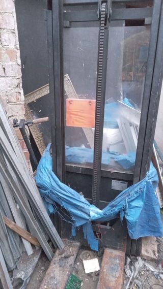 Servicio de limpieza de naves pisos 