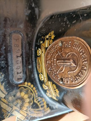 Maquina de coser antigua