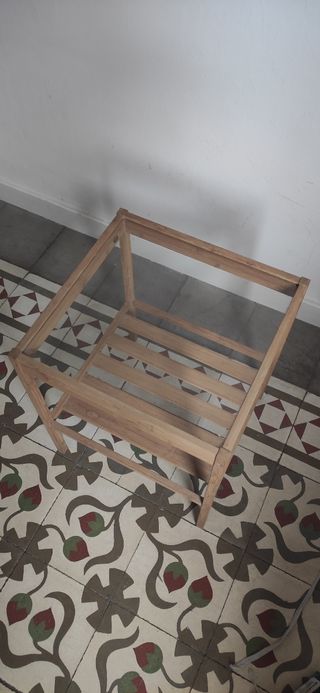 Mesita de noche - URGE VENTA