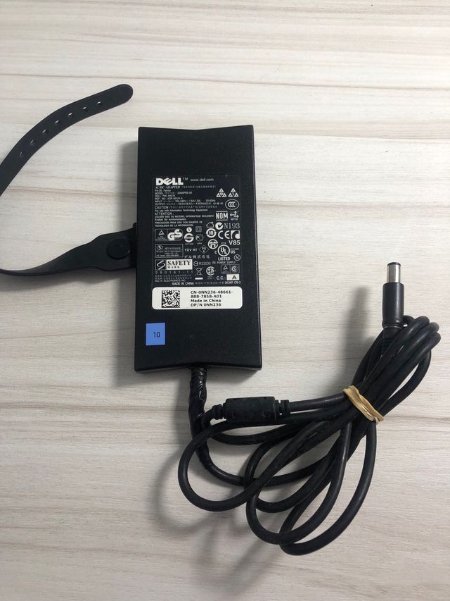 Cargador Portátil DELL 19.5V 4.62A