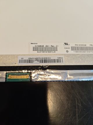 Pantalla portátil 15'6 con brackets 