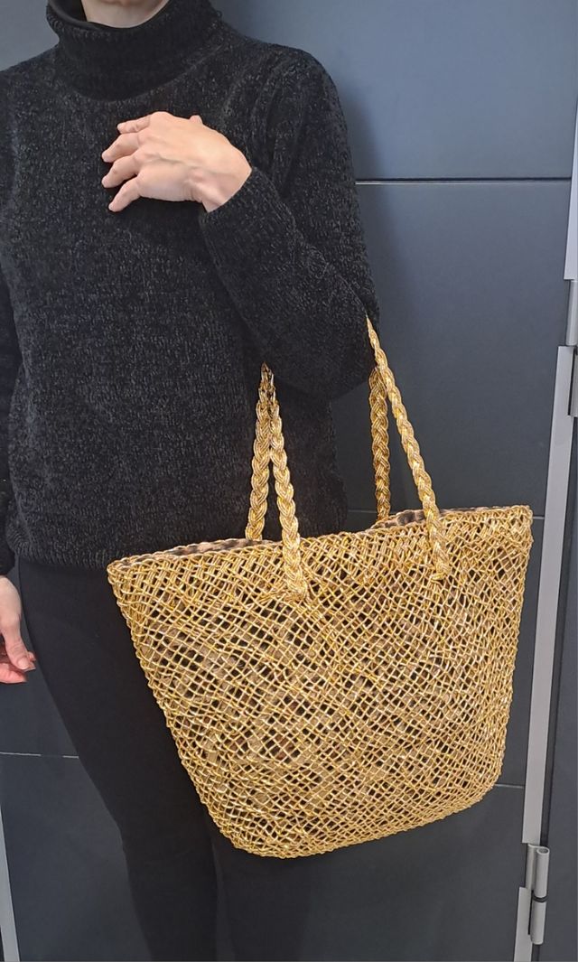 Capazo calado dorado