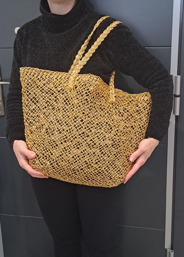 Capazo calado dorado