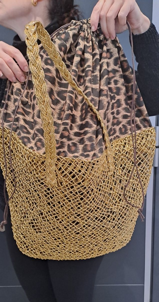 Capazo calado dorado