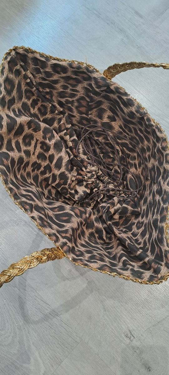 Capazo calado dorado