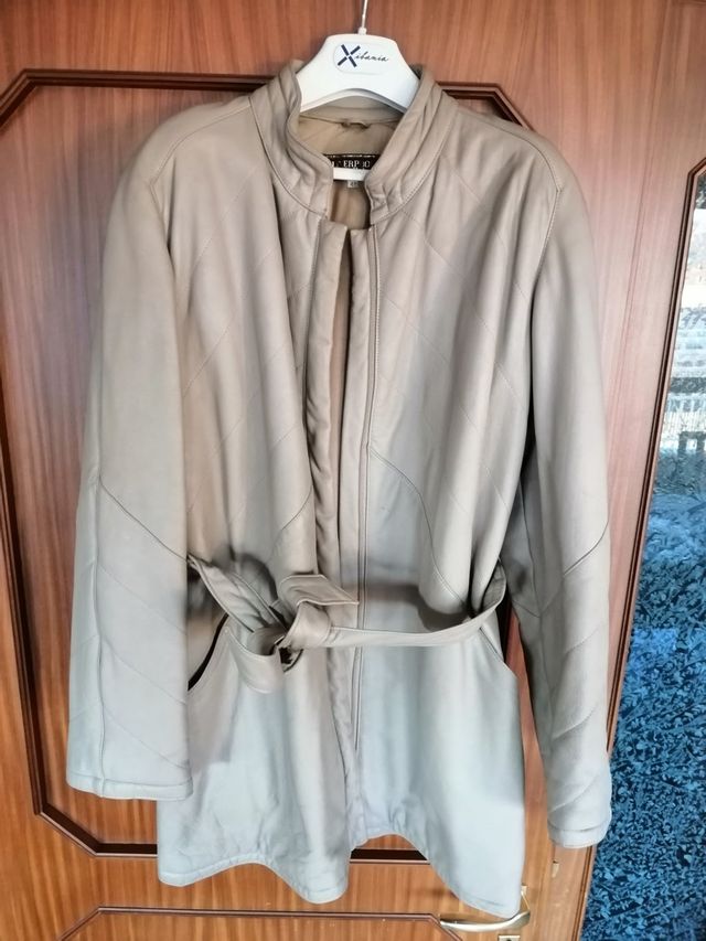 Giaccone da donna in vera pelle colore panna Tg.48