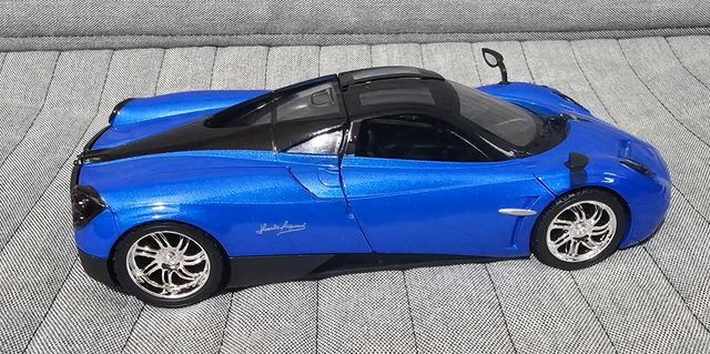 modellino Pagani HUAYRA 2012 scala 1:24