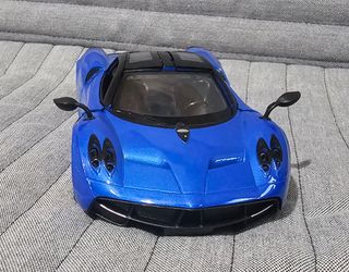 modellino Pagani HUAYRA 2012 scala 1:24