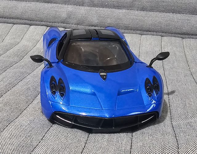 modellino Pagani HUAYRA 2012 scala 1:24