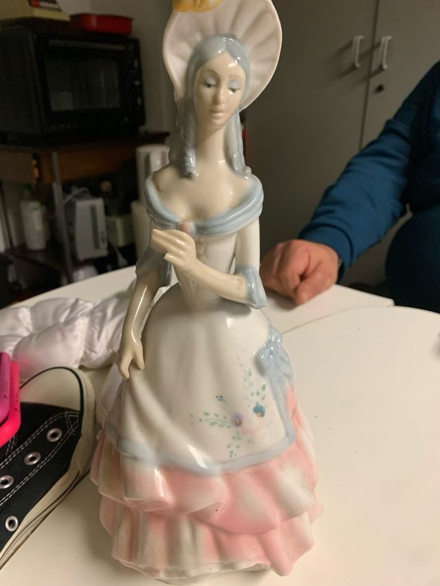 Figura de dama TENDRA