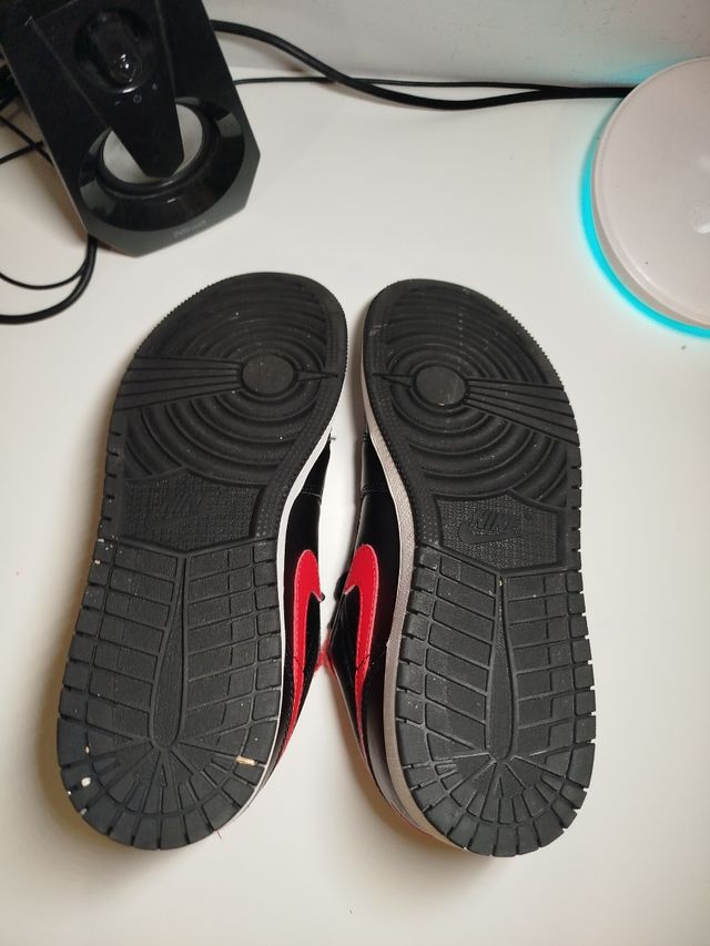 Jordan 1 low rojas y negras