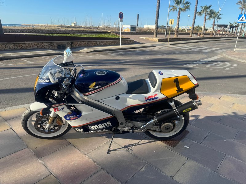 Honda Réplica RC30 Rothmans - foto 1
