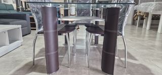 Mesa y 6 sillas DT17