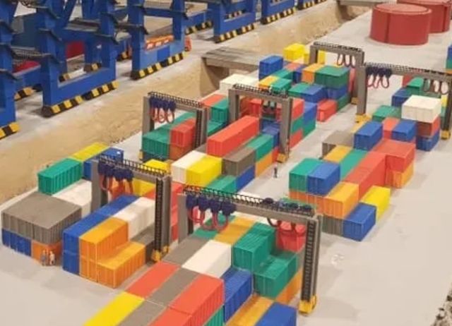 Contenedor marítimo miniatura escala maqueta