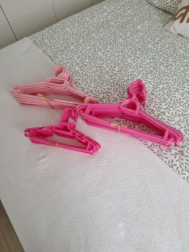 Perchas de plástico 