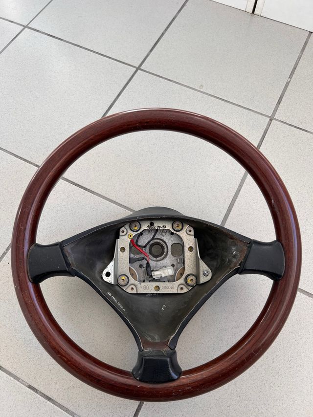 Volante Alfa Romeo Madeira Ref: 50459093