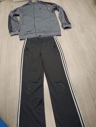 Chándal Adidas.