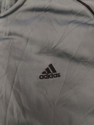 Chándal Adidas.