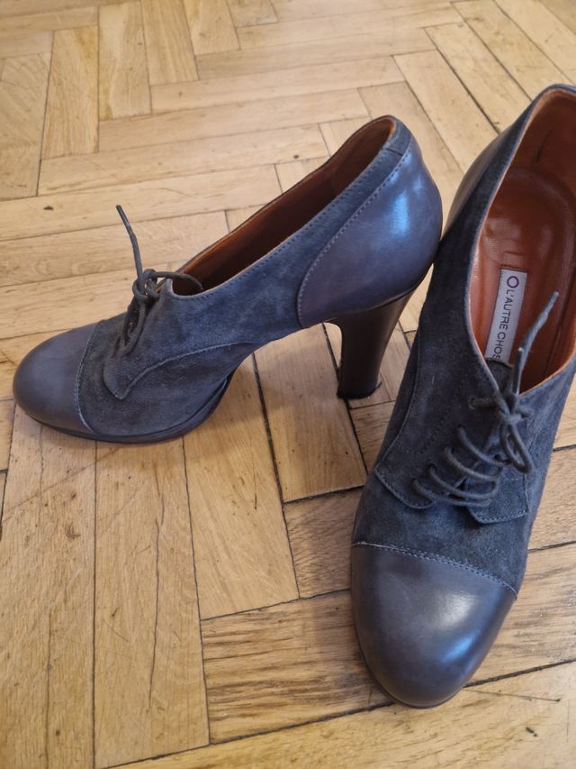 Botines de tacón con cordones