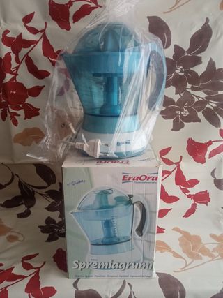 Spremiagrumi elettrico nuovo 