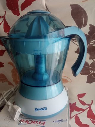 Spremiagrumi elettrico nuovo 