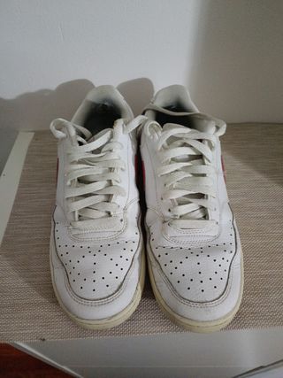 Scarpe Nike.