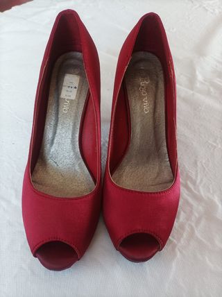 Zapatos vestir tipo salón rojo raso 
