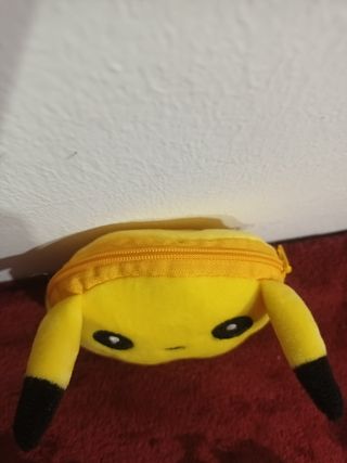 Pack Pokemon: Monedero y figuras