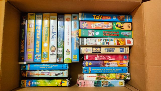 Lotto Film e Cartoon 25 Videocassette 