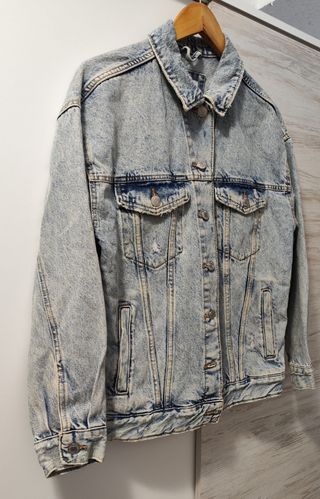 Chaqueta tejana de Bershka 