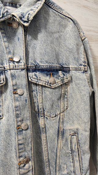 Chaqueta tejana de Bershka 