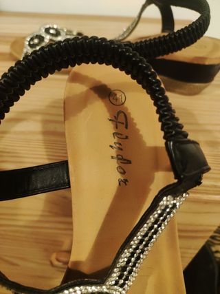 Sandalias con brillantes talla 41