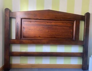Dormitorio de madera maciza