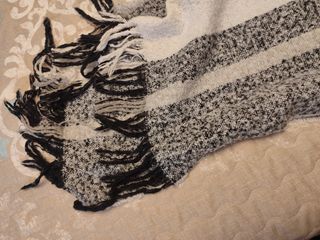 Bufanda rayas blancas y negras