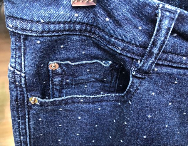 Pantalón vaquero Cortefiel.