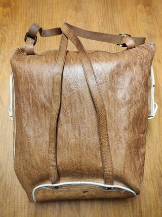 Mochila artesana de cuero