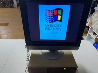 OLIVETTI M 300-04 EN CAJA - TECLADO Y MANUALES ESP