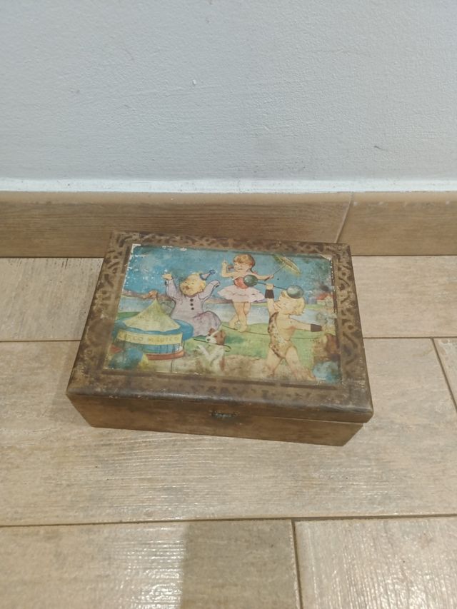 Scatola in legno Antintigua