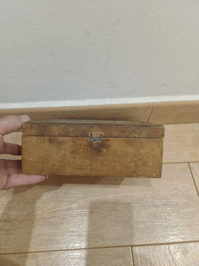 Scatola in legno Antintigua