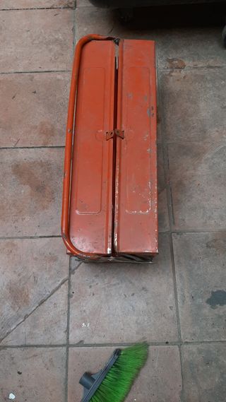 Caja herramientas metálica
