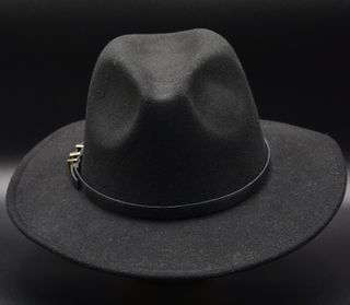 Sombrero negro de ante con hebilla -talla unica-
