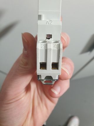 Contactor de potencia hager 20 amperios