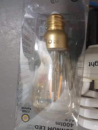 Casquillos para bombillas e27 más bombillas varias