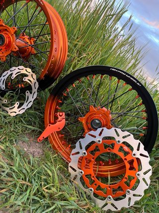 Llantas supermotard en stock!