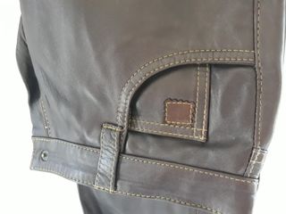Pantalón de cuero. Marrón. Cuero auténtico.