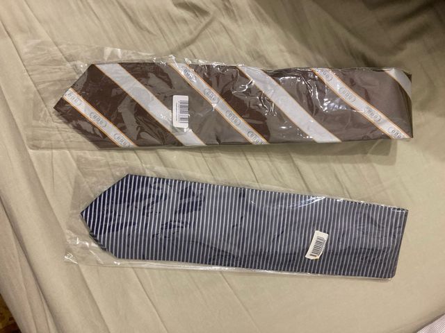 Lote 2 corbatas Audi sin estrenar