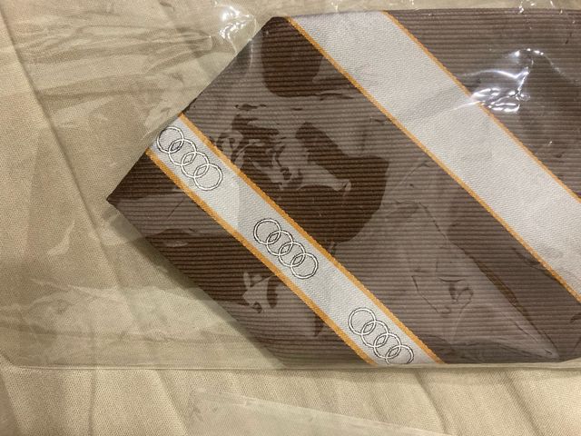 Lote 2 corbatas Audi sin estrenar