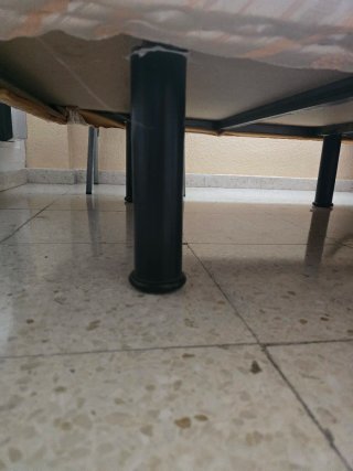 base tapizada 90, cabecero y mesilla +Regalo