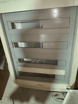 Cuadro eléctrico local público