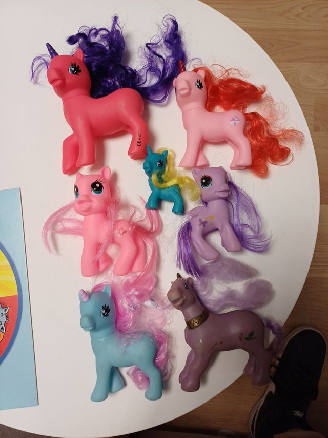 Juguetes poni y unicornio